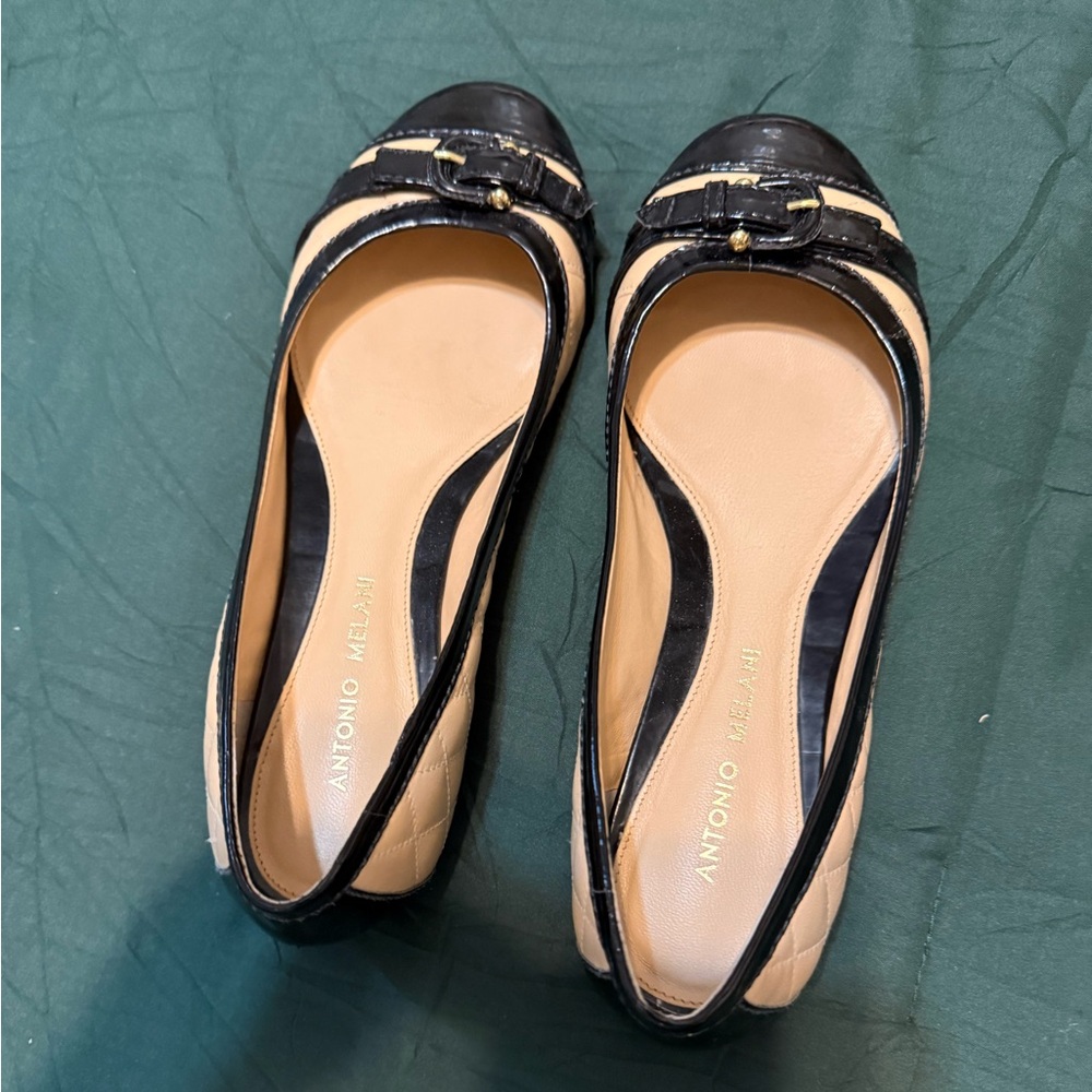 Antonio Melani Black and beige flats